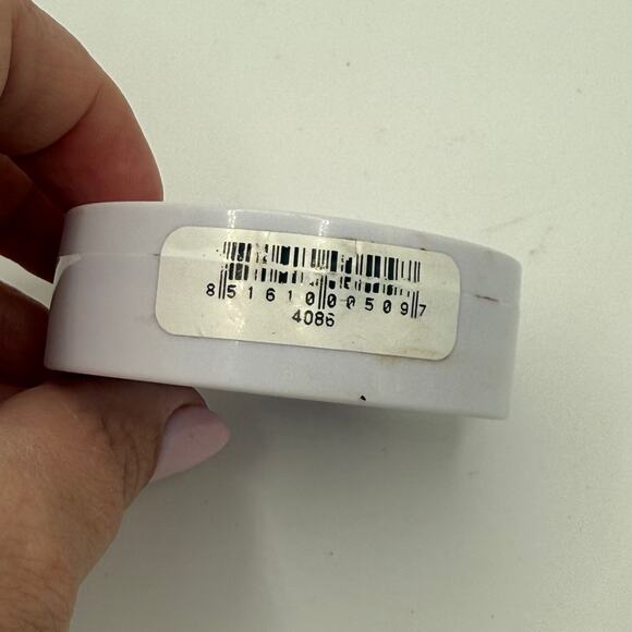 Beautyblender Blendercleanser Solid Lavender + Silicone Scrub Mat 28g - Picture 4 of 5